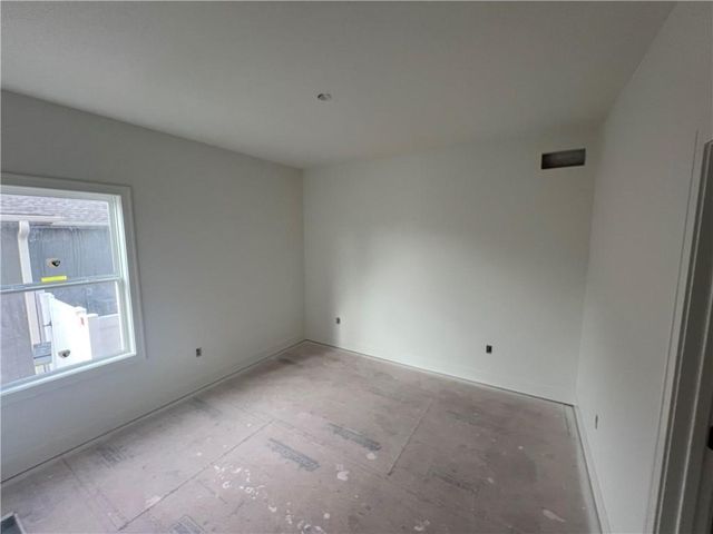 11808 E 231st Street, Peculiar, MO 64078