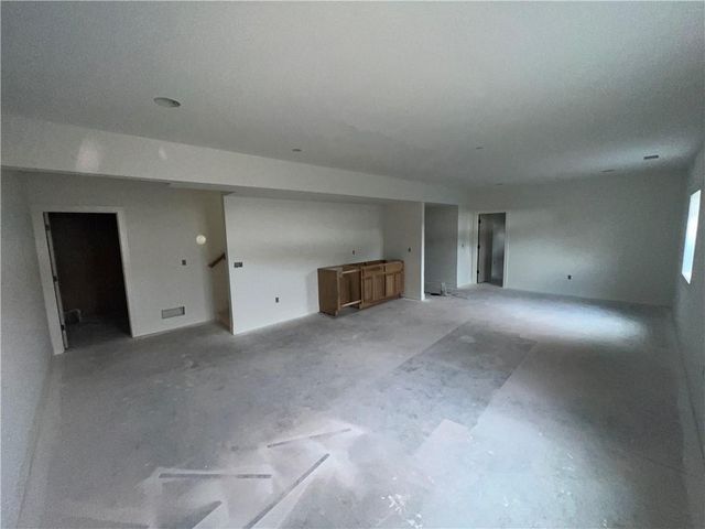 11808 E 231st Street, Peculiar, MO 64078