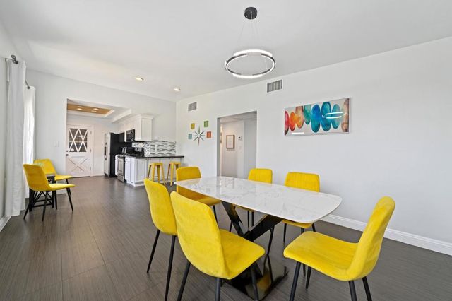 515 N Calle Marcus, Palm Springs, CA 92262