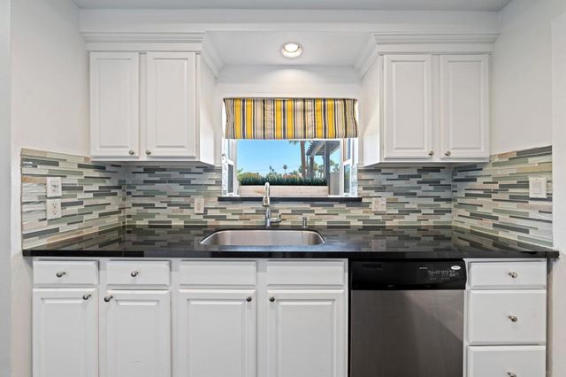 515 N Calle Marcus, Palm Springs, CA 92262