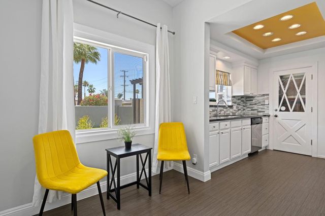 515 N Calle Marcus, Palm Springs, CA 92262