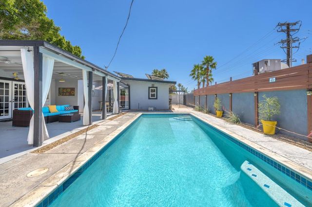 515 N Calle Marcus, Palm Springs, CA 92262