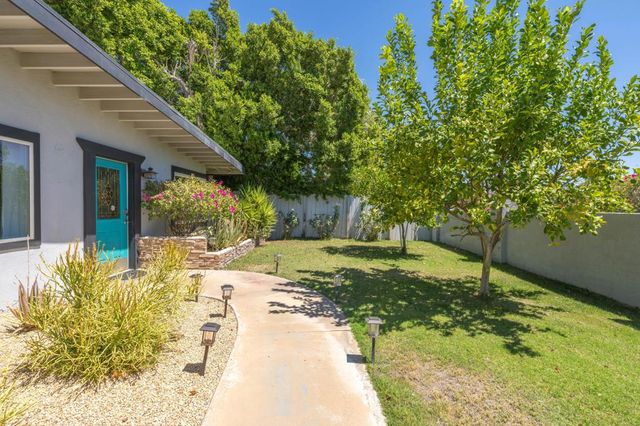 515 N Calle Marcus, Palm Springs, CA 92262