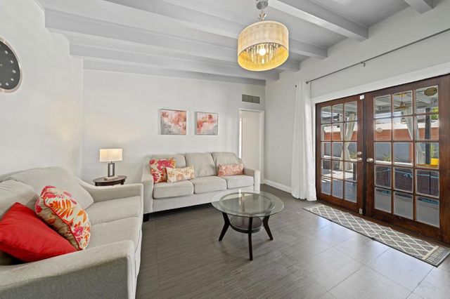 515 N Calle Marcus, Palm Springs, CA 92262