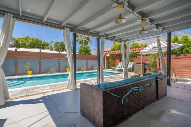 515 N Calle Marcus, Palm Springs, CA 92262