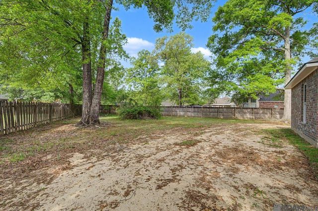 21036 April Ln, Livingston, LA 70754