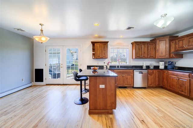24 DUNTHORNE Drive, Bloomingburg, NY 12721
