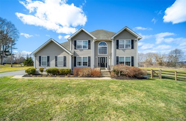 24 DUNTHORNE Drive, Bloomingburg, NY 12721