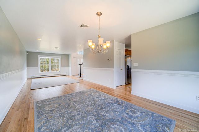24 DUNTHORNE Drive, Bloomingburg, NY 12721