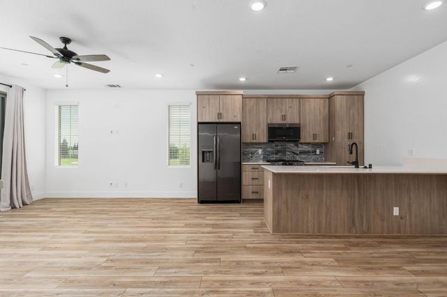 2739 E Tamarind Drive, Fresno, CA 93730