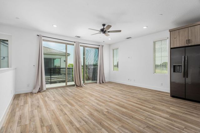 2739 E Tamarind Drive, Fresno, CA 93730