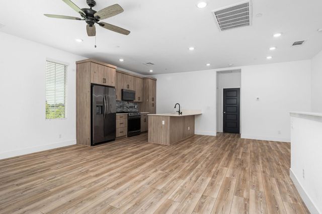 2739 E Tamarind Drive, Fresno, CA 93730