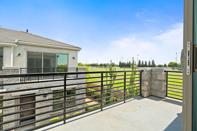 2739 E Tamarind Drive, Fresno, CA 93730