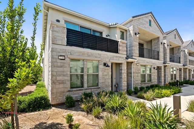 2739 E Tamarind Drive, Fresno, CA 93730