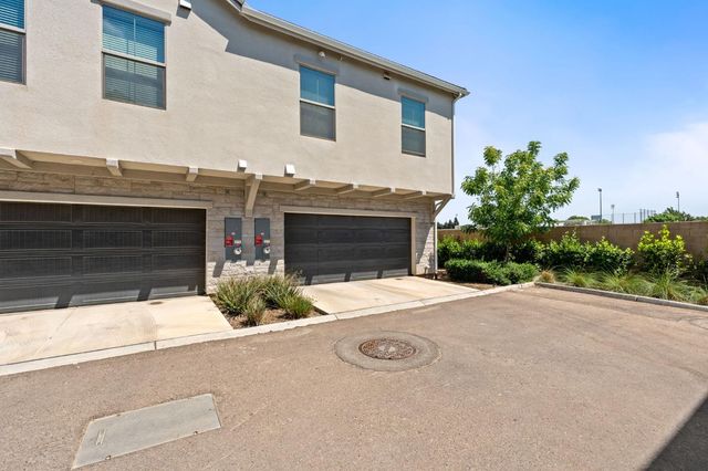 2739 E Tamarind Drive, Fresno, CA 93730