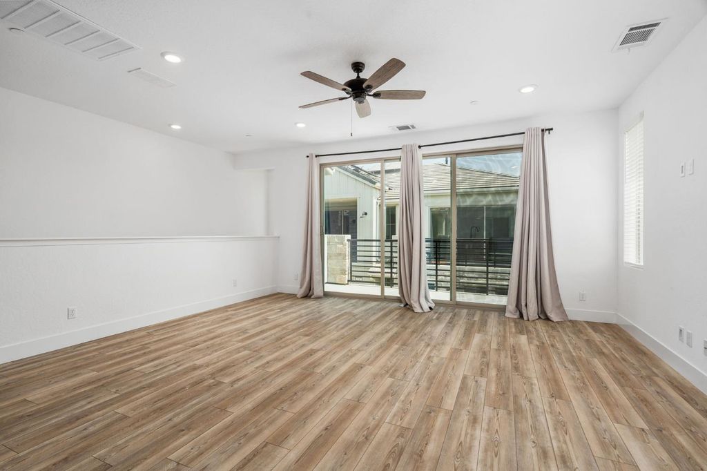 Image 17 of property listing at 2739 E Tamarind Drive, Fresno, CA 93730