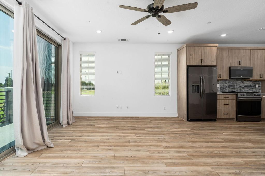Image 18 of property listing at 2739 E Tamarind Drive, Fresno, CA 93730