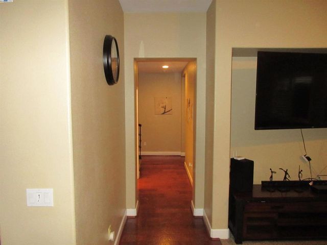 2644 Swainsons Hawk St, Stockton, CA 95209