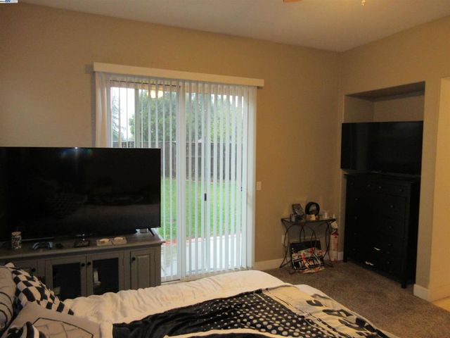 2644 Swainsons Hawk St, Stockton, CA 95209