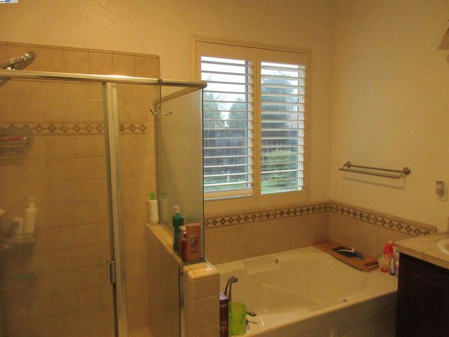 2644 Swainsons Hawk St, Stockton, CA 95209