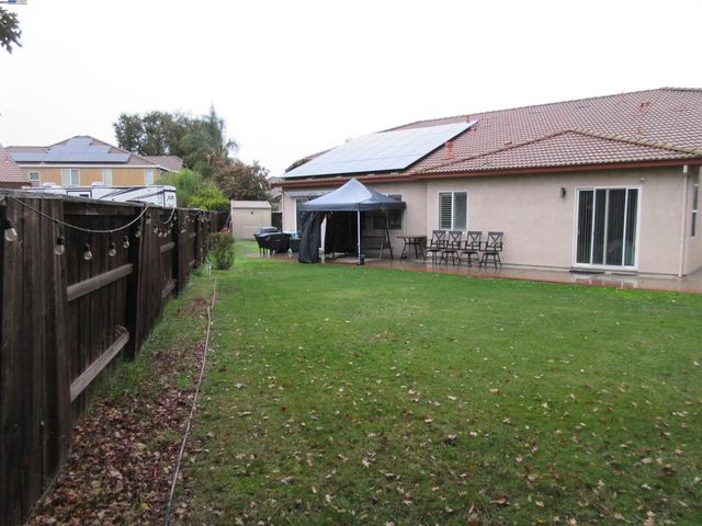 2644 Swainsons Hawk St, Stockton, CA 95209