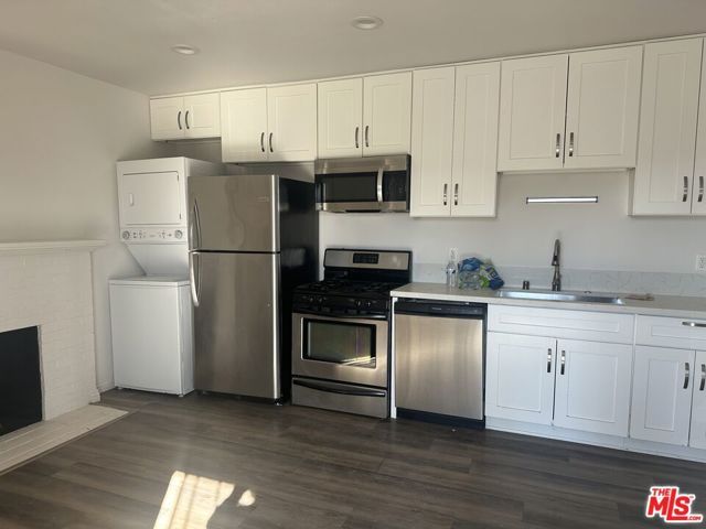 1613 Exposition Boulevard, Los Angeles, CA 90018