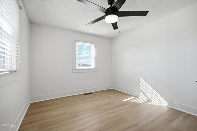 1501 Ben Gamble Road, Jonesborough, TN 37659