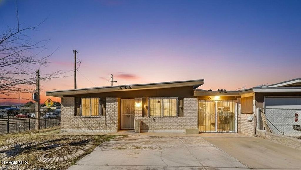 10641 CARDIGAN Drive, El Paso, TX 79935