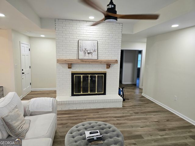 100 Hunters Glen, Fayetteville, GA 30215