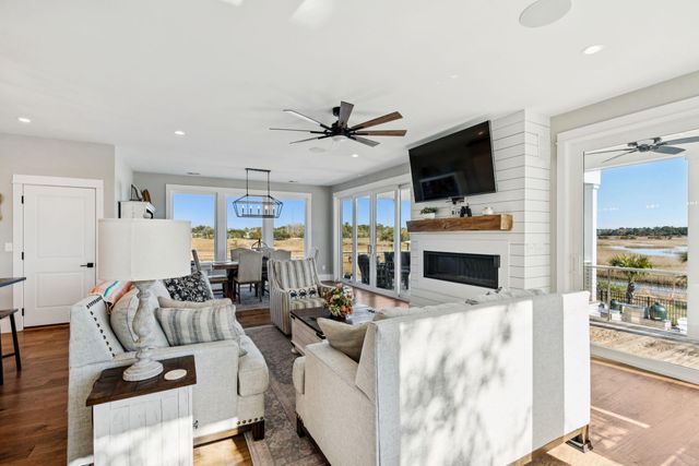 538 Towles Crossing Drive, Johns Island, SC 29455