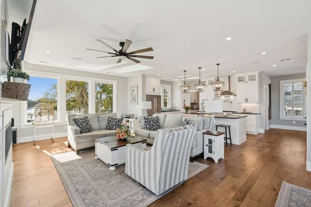 538 Towles Crossing Drive, Johns Island, SC 29455