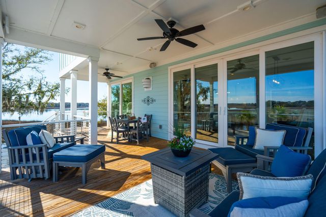 538 Towles Crossing Drive, Johns Island, SC 29455