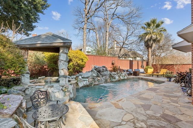 2706 Shady Hill Court, Grapevine, TX 76051