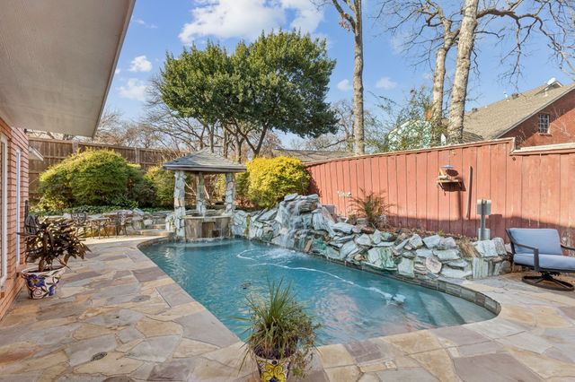 2706 Shady Hill Court, Grapevine, TX 76051