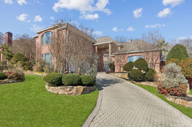 2706 Shady Hill Court, Grapevine, TX 76051