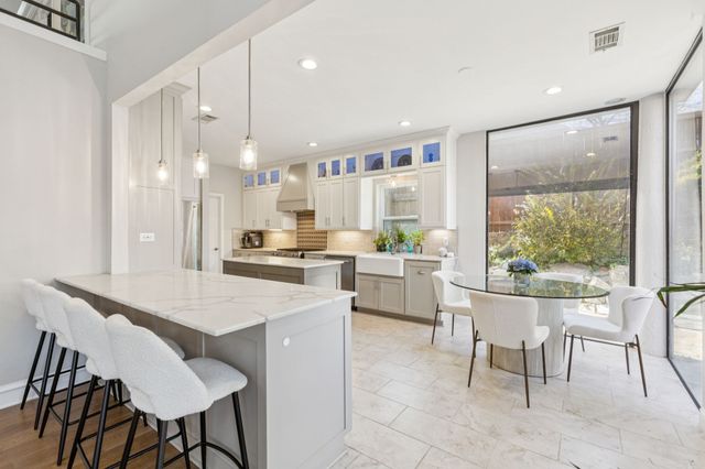 2706 Shady Hill Court, Grapevine, TX 76051