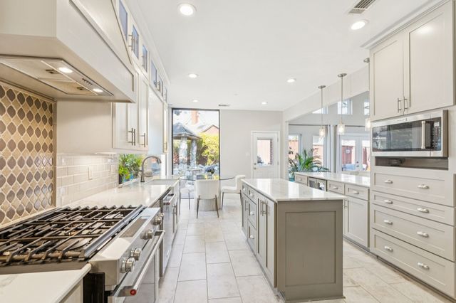 2706 Shady Hill Court, Grapevine, TX 76051