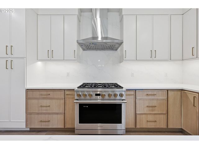8055 Sw WINCHESTER Way, Wilsonville, OR 97070