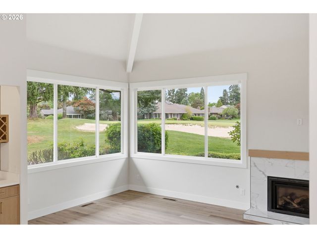 8055 Sw WINCHESTER Way, Wilsonville, OR 97070