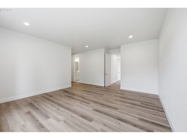 8055 Sw WINCHESTER Way, Wilsonville, OR 97070