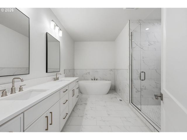 8055 Sw WINCHESTER Way, Wilsonville, OR 97070