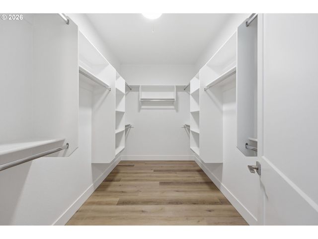 8055 Sw WINCHESTER Way, Wilsonville, OR 97070