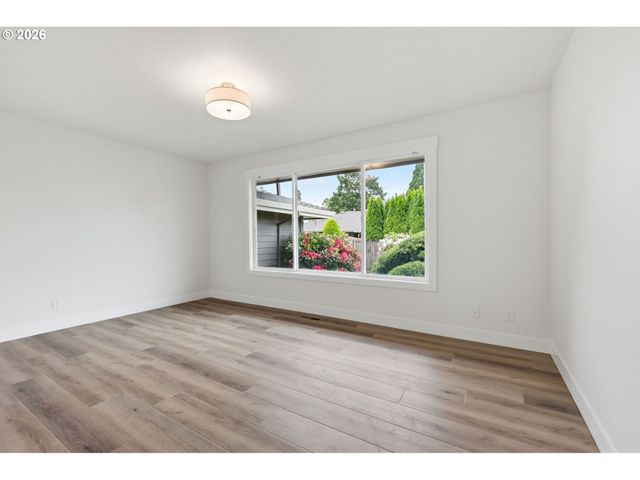 8055 Sw WINCHESTER Way, Wilsonville, OR 97070
