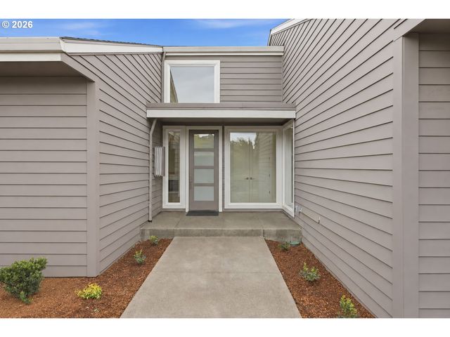 8055 Sw WINCHESTER Way, Wilsonville, OR 97070