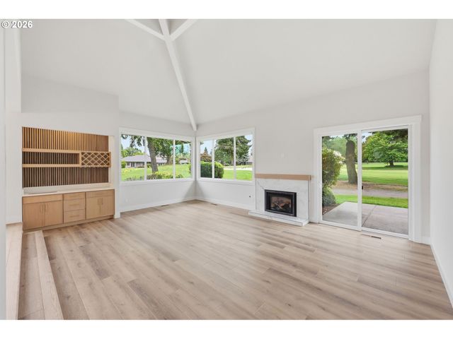 8055 Sw WINCHESTER Way, Wilsonville, OR 97070
