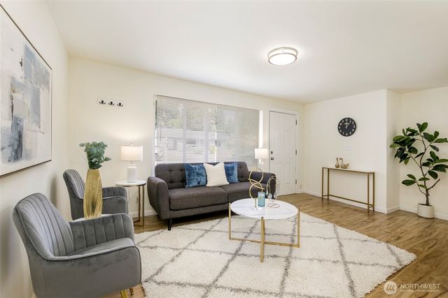 3513 NE 7th Place, Renton, WA 98056