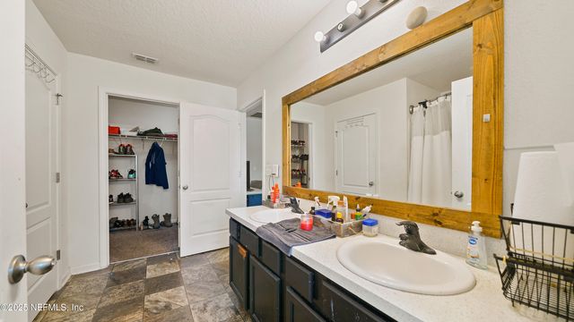 3815 FALCON CREST Drive, Green Cove Springs, FL 32043