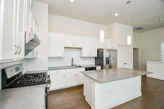 9444 Kerrwood Lane, Houston, TX 77080
