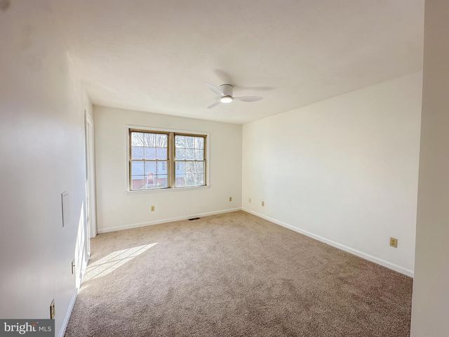 552 LOCUST ST, Hanover, PA 17331