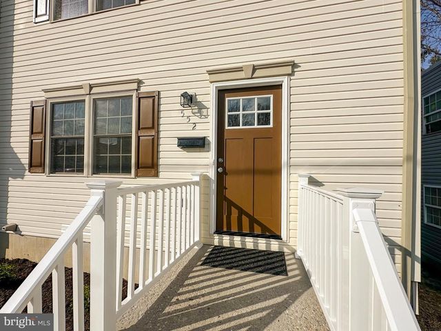 552 LOCUST ST, Hanover, PA 17331